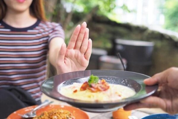 Sai lầm khi giảm cân phổ biến và lạm dụng thực phẩm ăn kiêng  
